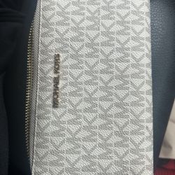 Michael Kors Women’s Wallet 