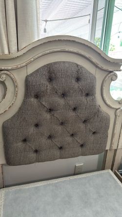 Twin bed
