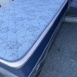 Queen Pillowtop Mattress And Boxspring 