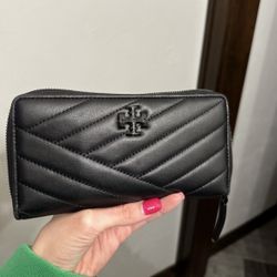 KIRA CHEVRON POWDER-COATED ZIP CONTINENTAL WALLET