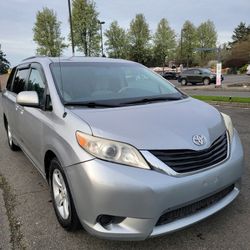 2012 Toyota Sienna