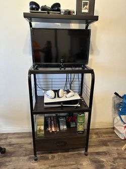 Entertainment Station/Shelves