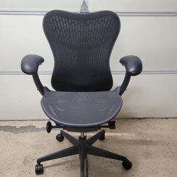 Herman Miller Mirra 2 Ergonomic Computer Desk Office Chair, Almost NEW