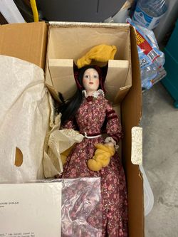 Vintage Franklin Mint Heirloom Porcelain Doll Beth Little Women in original box