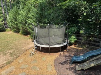 ***FREE*** Trampoline with Guard