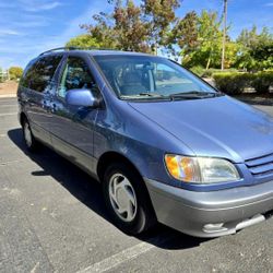 2002 Toyota Sienna