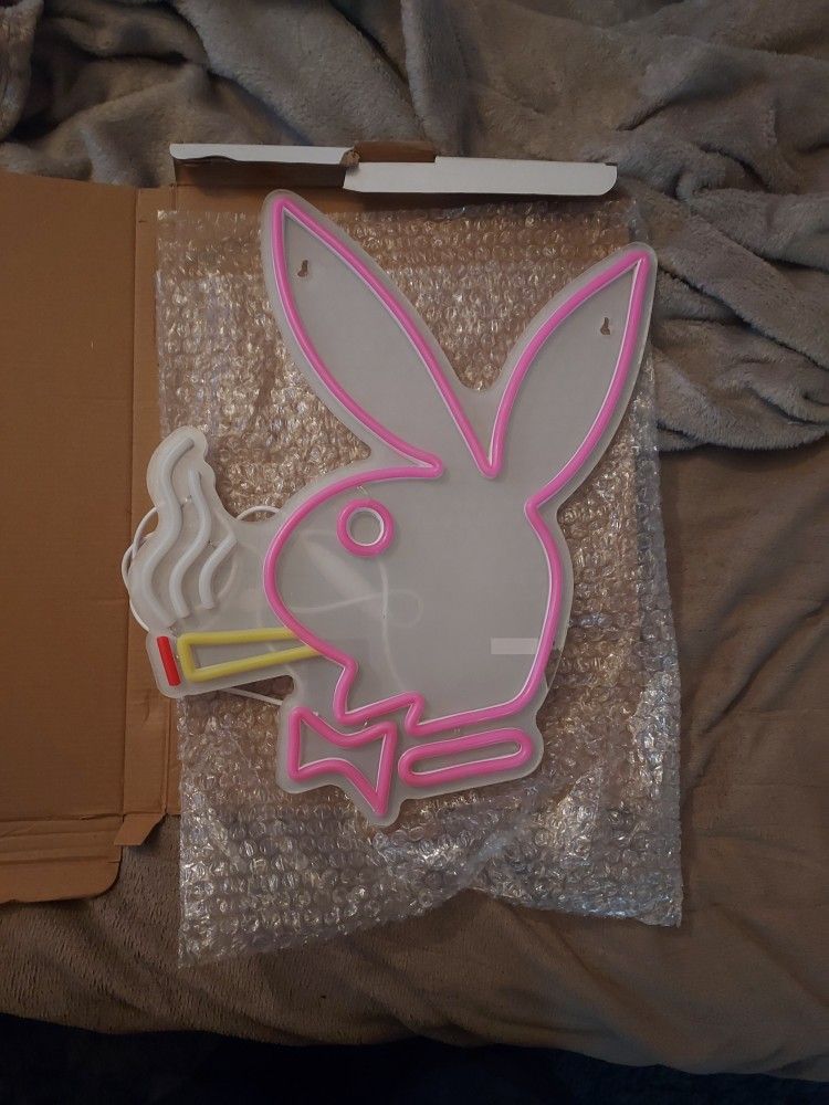 Play Boy Bunnie Sign