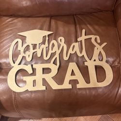 Wooden Congrats sign