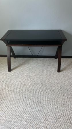 Computer desk