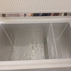 Freezer  GE 7 Cf       Used But Good 
