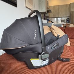 Nuna ® PIPA ™ Urbn Caviar Black Baseless Baby Car Seat (LIKE NEW)