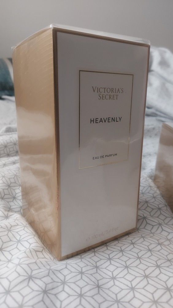 Victoria Secret Perfume (Heavenly) 