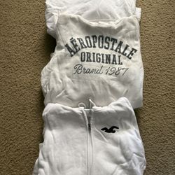 USED TEEN HOODIES ..2- Size Small 1- XL …all 3 For $15 Dlls 