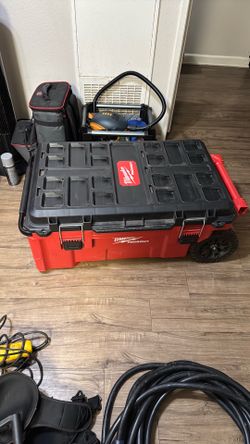 Milwaukee rolling packout