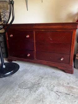 Dresser