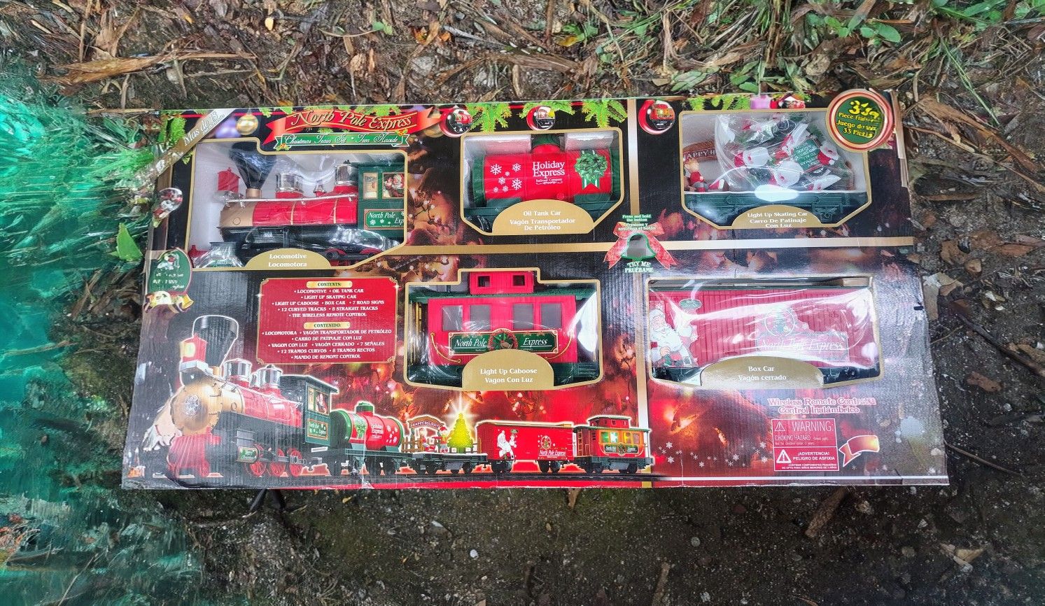 33 Piece Wireless Christmas train set