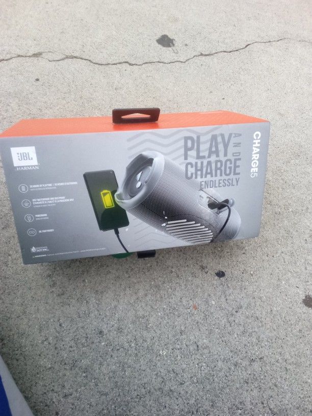 JBL CHARGE 5 WIRELESS BLUETOOTH SPEAKER