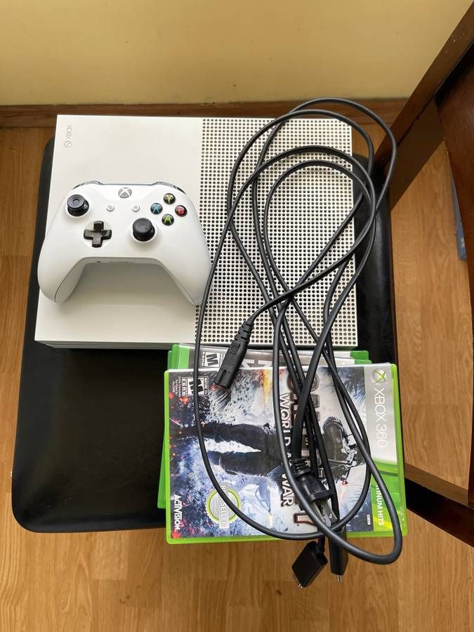 Xbox One S Bundle + 8 Games