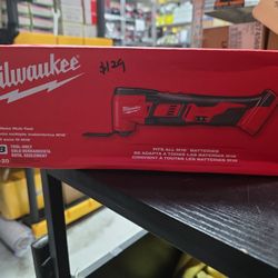 Milwaukee
M18 18V Lithium-Ion Cordless Oscillating Multi-Tool (Tool-Only)