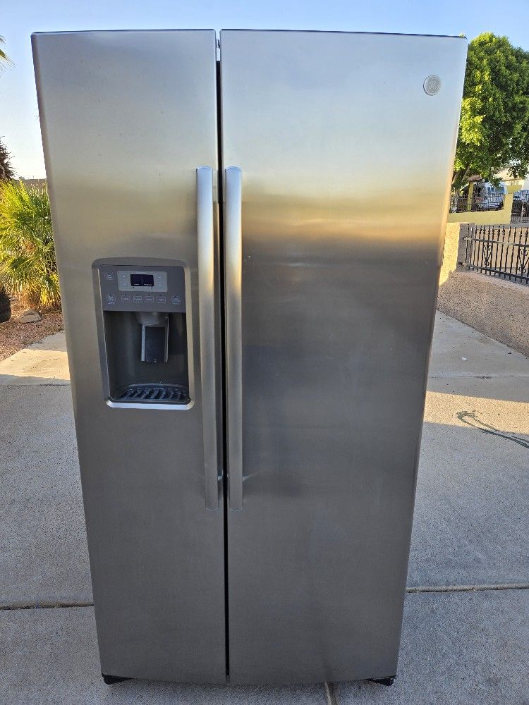 Refrigerator GE Stainless Steel