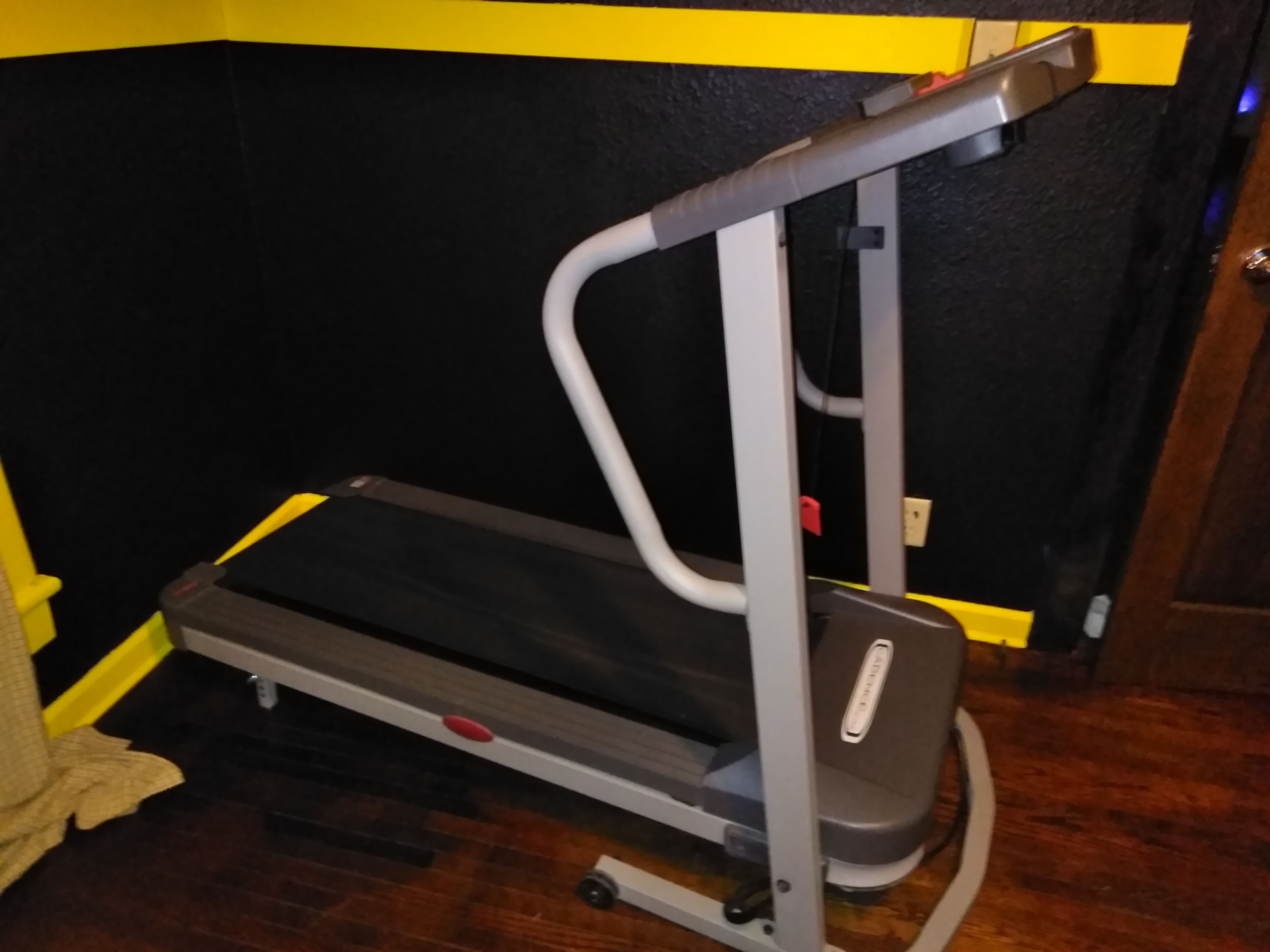 TREADMILL, WESLO CADENCE C32