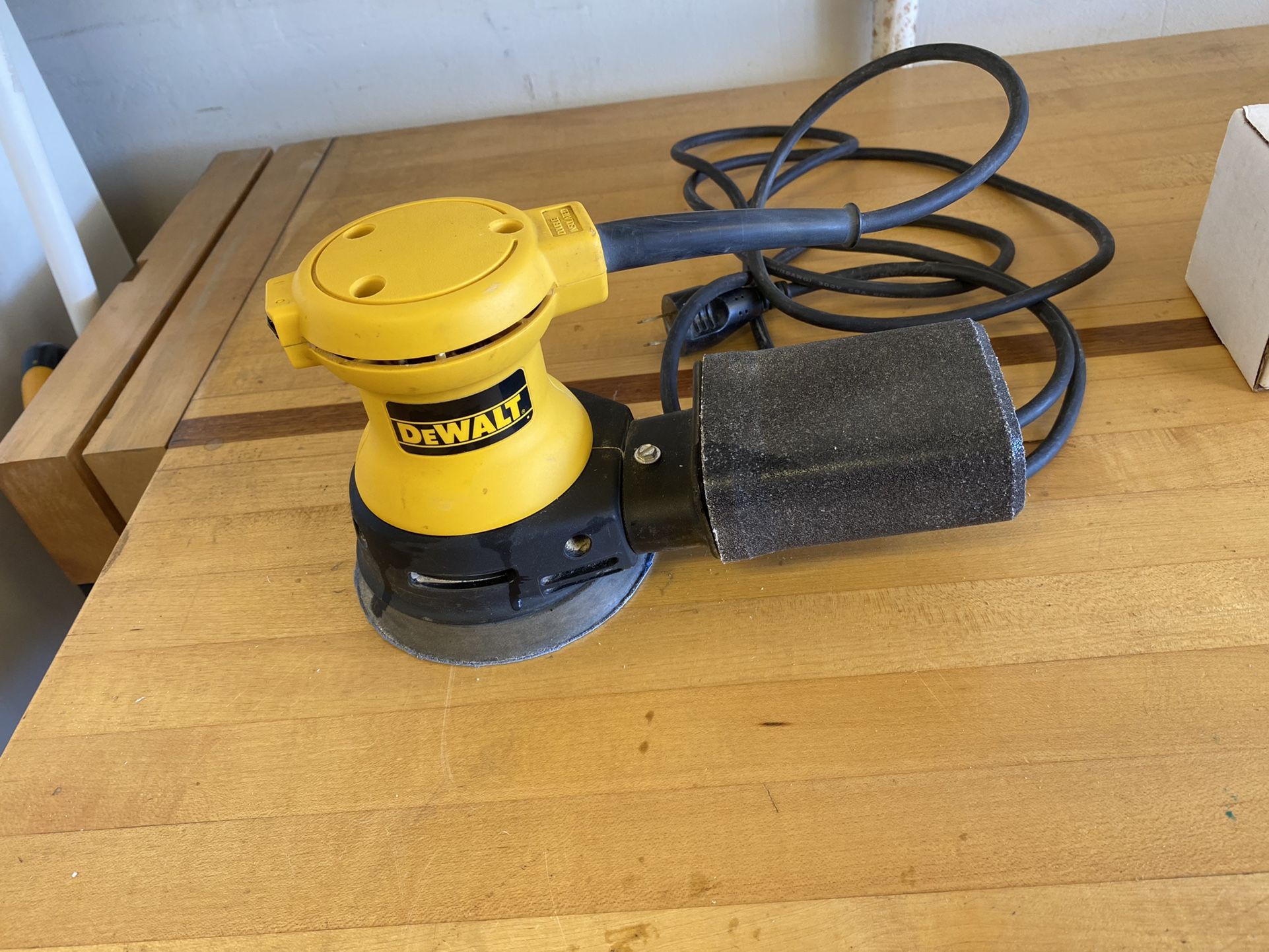 Dewalt Palm Sander