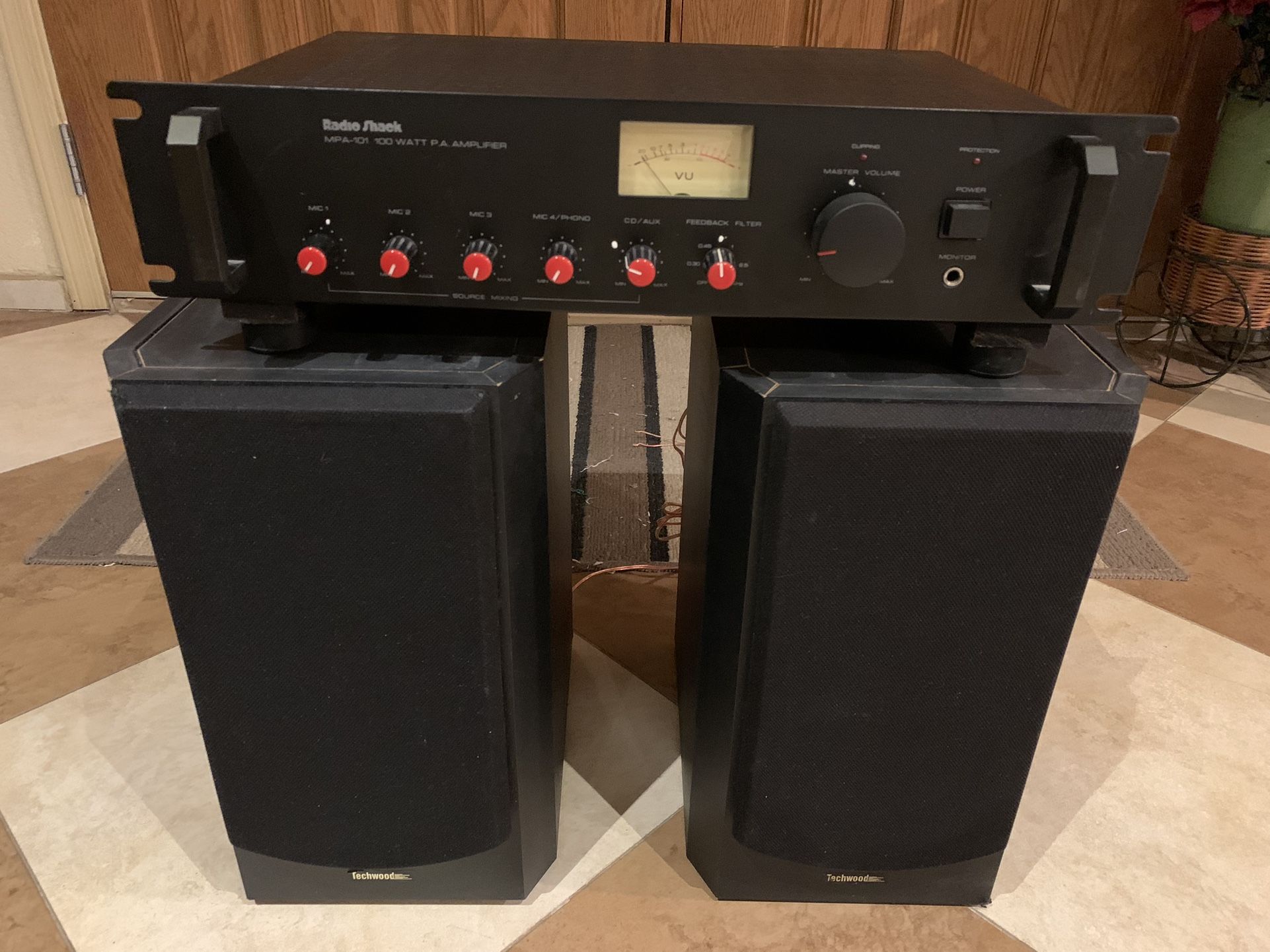 VINTAGE RADIO SHACK 4-CHANNEL MIXER (MPA-101) AND TECHWOOD SPEAKERS