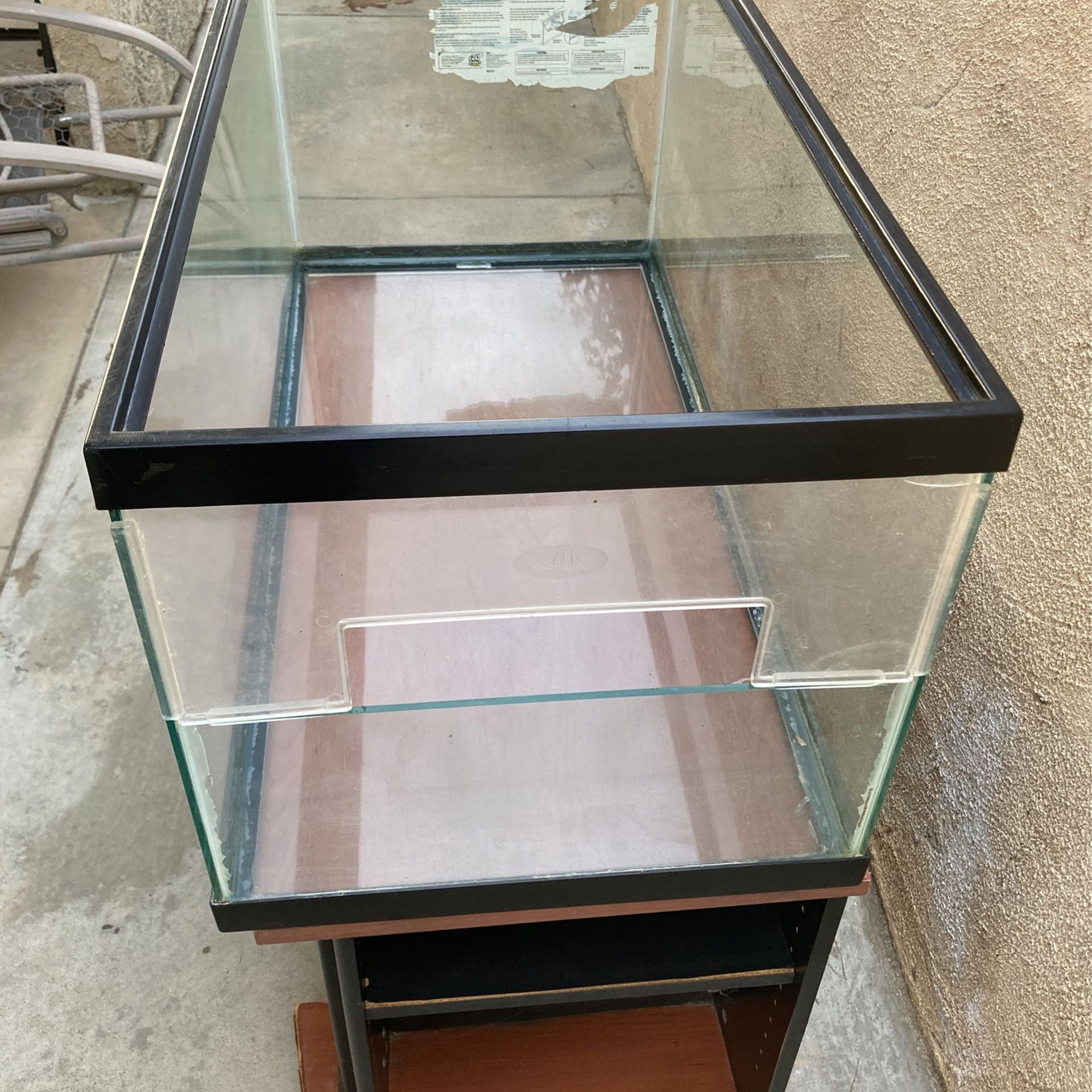 Zilla Brand 40 Gallon Turtle Tank for Sale in Riverside, CA OfferUp