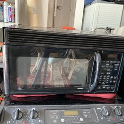 Microwave And Stove 