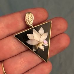 Silver Black Onyx and Shell Inlay flower pendant