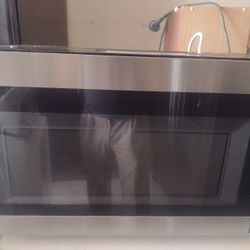 Above The Range Whirlpool Microwave 