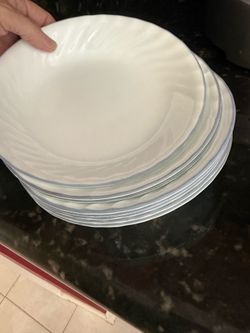 Set of corelle bowls
