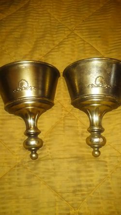 Vintage syrocco queen anne, shell wall pocket goldmine hard plastic