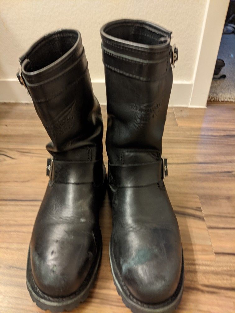 Red Wing Boot Size 10 Engineer Model