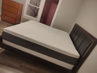 King size set with 6 drawer dresser