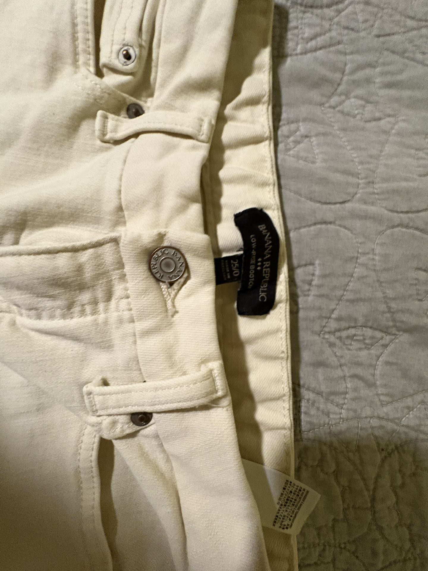 Banana Republic, cream/offwhite low rise bootcut, size25/0