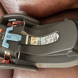 Uppa baby base expires 1/2029 hardly used.