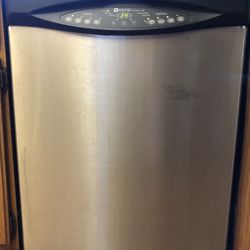 Maytag Dishwasher & Over The Range Microwave 