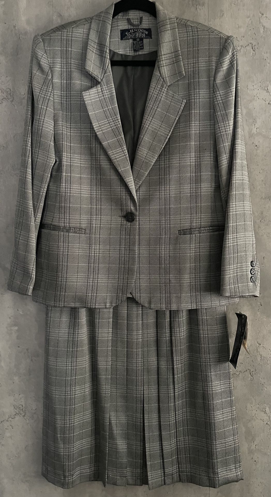 NWT's VTG E. H. Woods Women's Gray Plaid Blazer Jacket Pleated Skirt Suit Sz 12