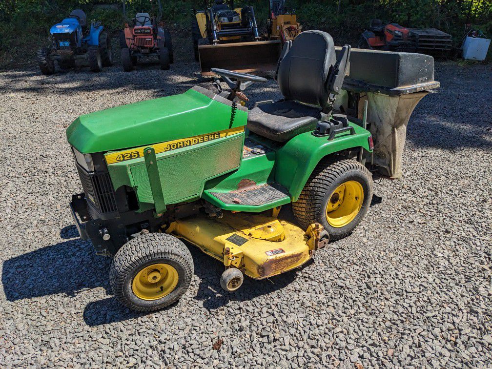 John Deere 425 Garden Tractor Lawn Mower