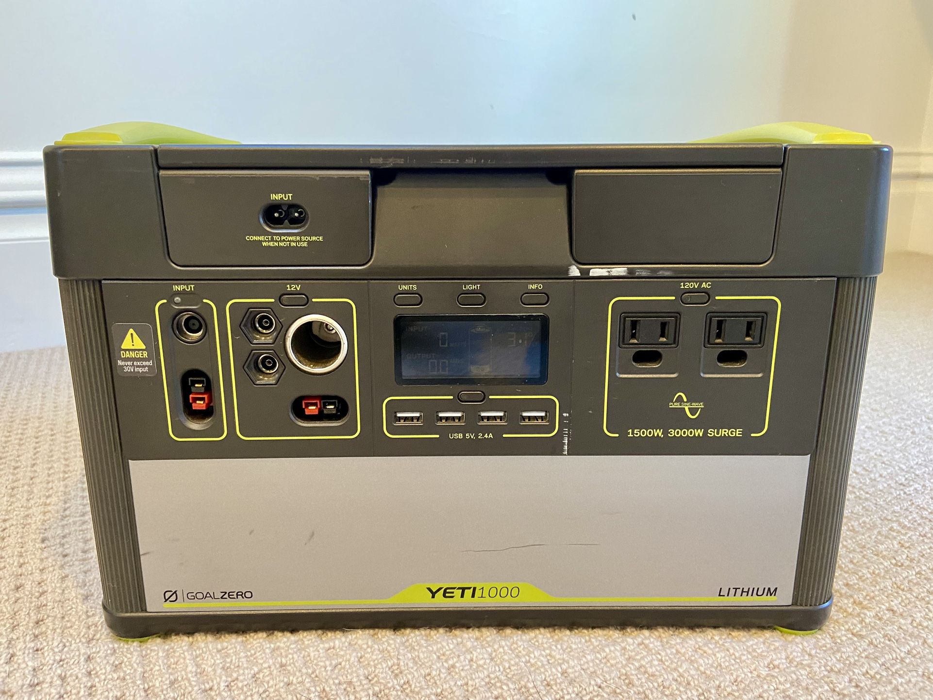 Goal Zero Yeti1000 Lithium Portable Power Station w/Boulder 100 Solar Panel