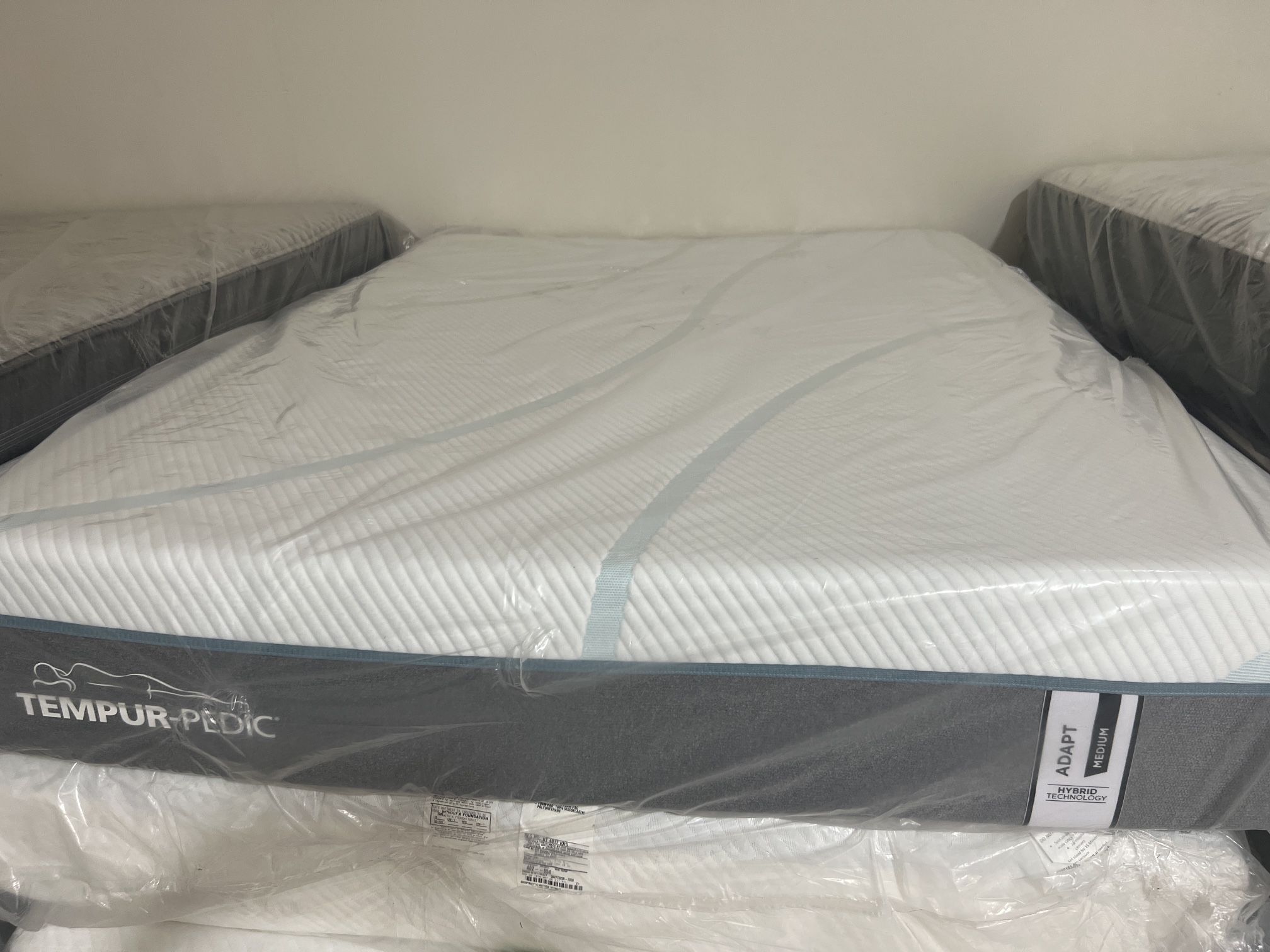 Queen Mattress Tempurpedic Adapt Medium Hybrid