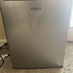 Whirlpool Mini Refrigerator 