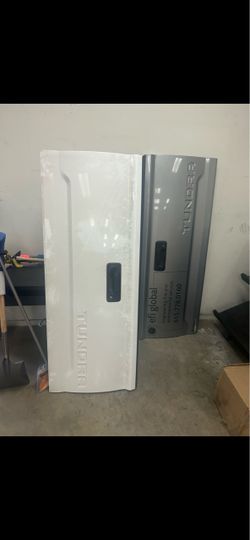 2 OEM 2015 Toyota Tundra Tailgates – Gray & White – Bundle Deal