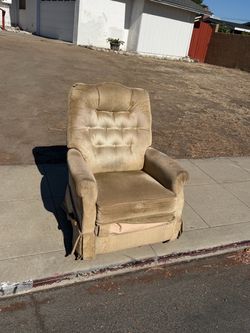 Free! Lazy Boy recliner