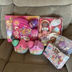 Christmas gift bundle Barbie, cry babies, nanana surprise hatchimals