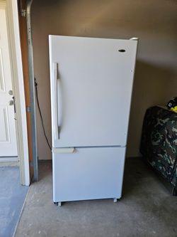 Free Fridge - works great