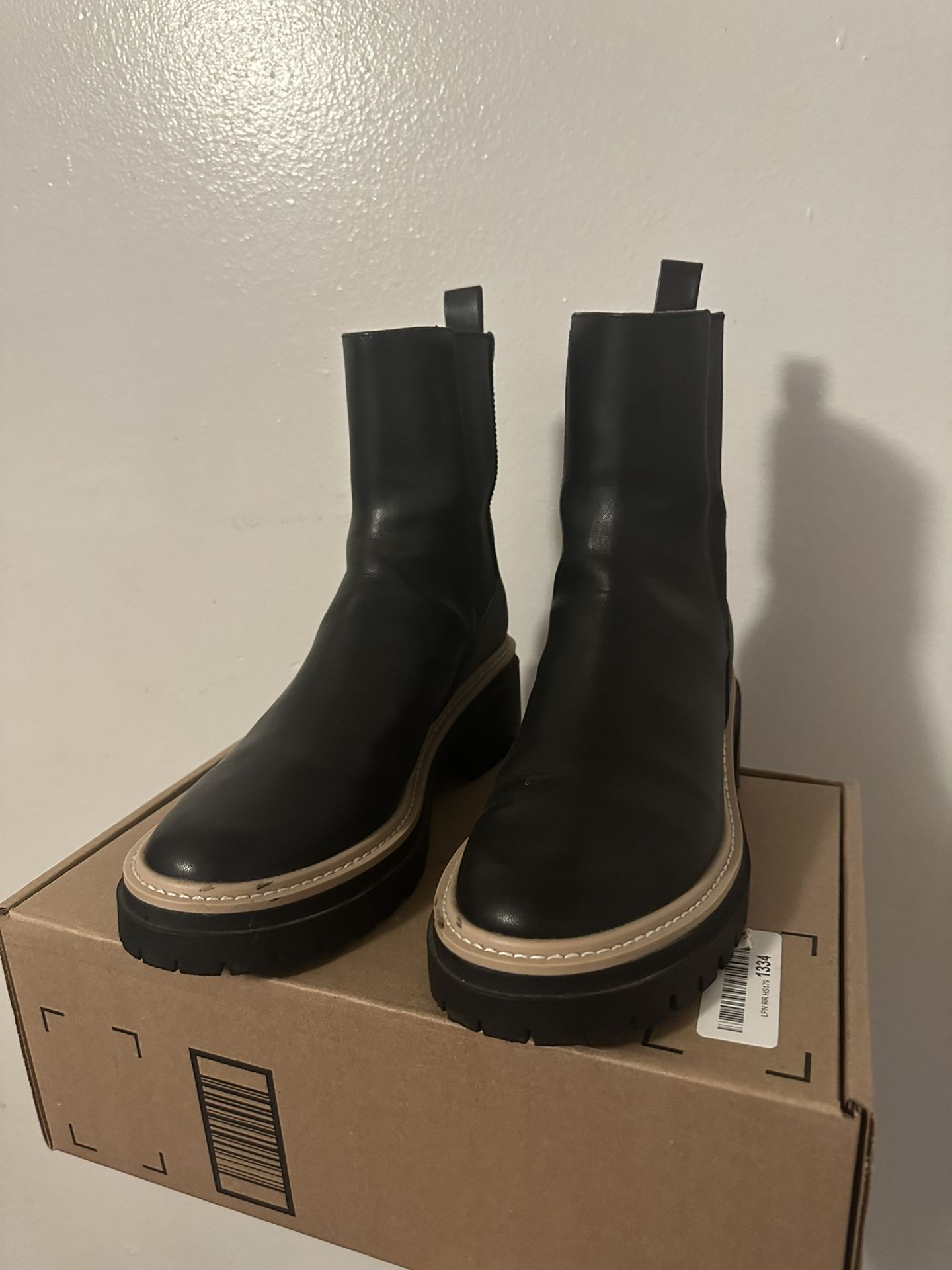 Black Boots With Tan Strip 