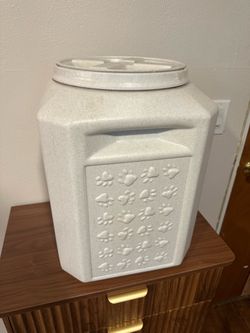 Large Dog Food Storage Container with Screw-On Lid