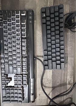 Razor huntsman mini along with big hyper x keyboard